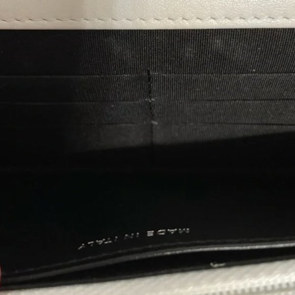 CHANEL 19 WALLET ON CHAIN in white and black - Picture 9 of 11